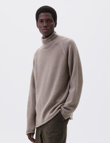 23AW MARGARET HOWELL モックネックラグランスリーブニット Taupe dry merino Rolled Edge Roll Neck | MHL. by Margaret Howell