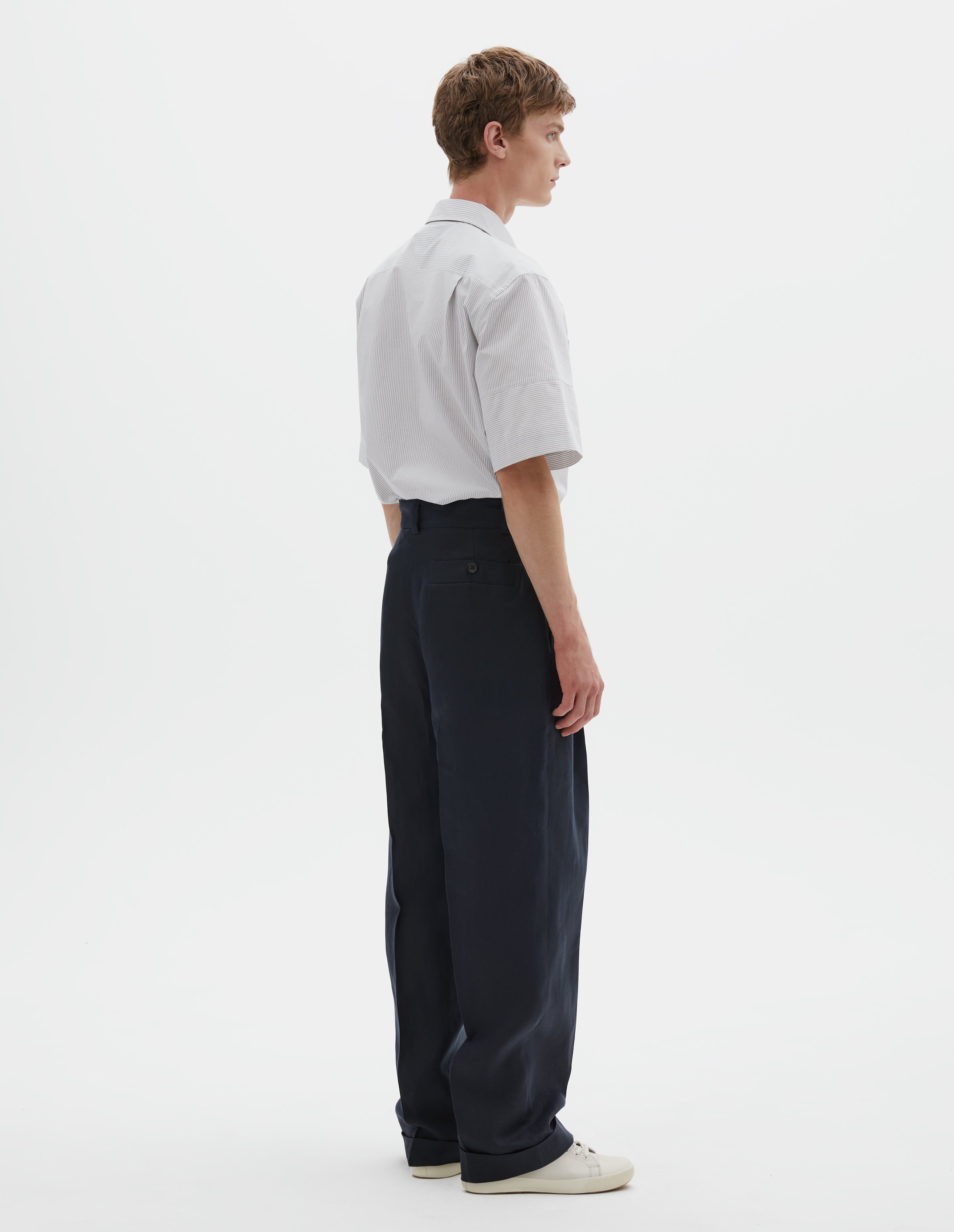 Ink dry linen plainweave Stitch Pleat Trousers | Margaret Howell