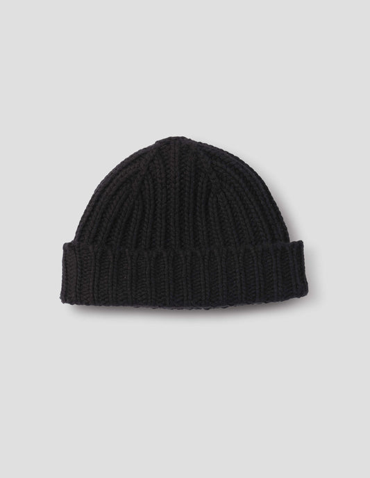 Black chunky knitted cashmere beanie, front flat lay view.