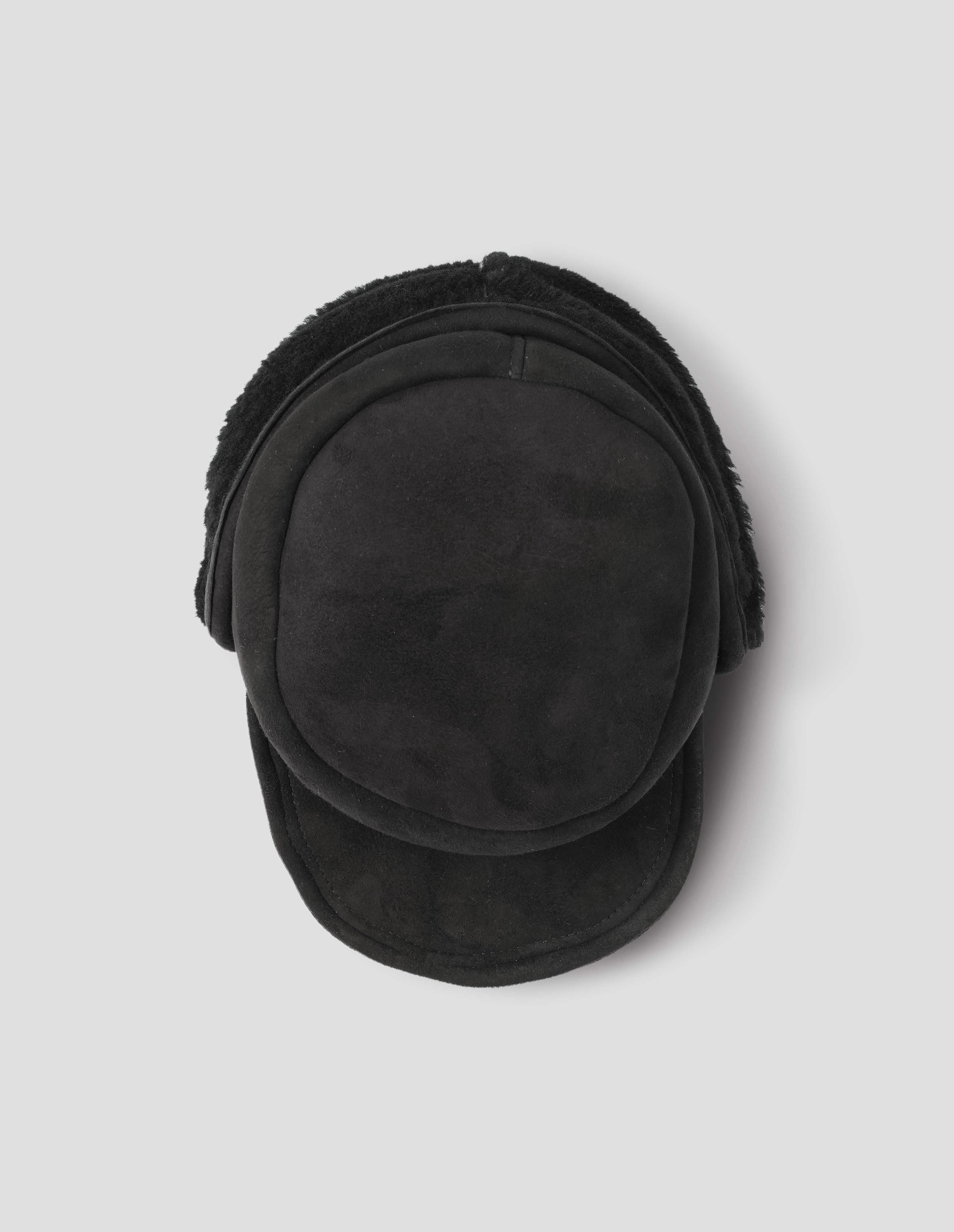 Black sheepskin Press Stud Shearling Cap | Margaret Howell