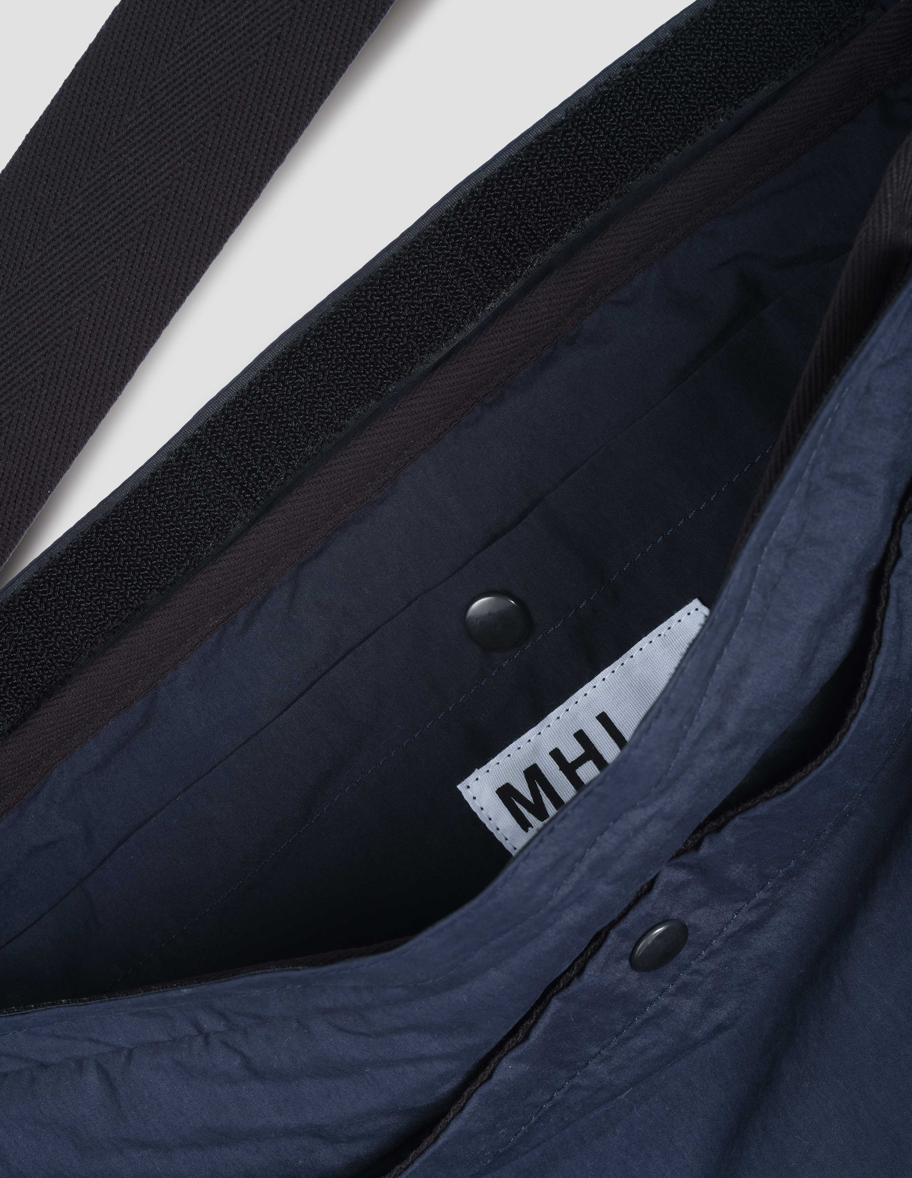 TaK　　　　　　　　　　　　　　　　Margaret Howell Navy cotton Tucker Bag | MHL. by Margaret Howell
