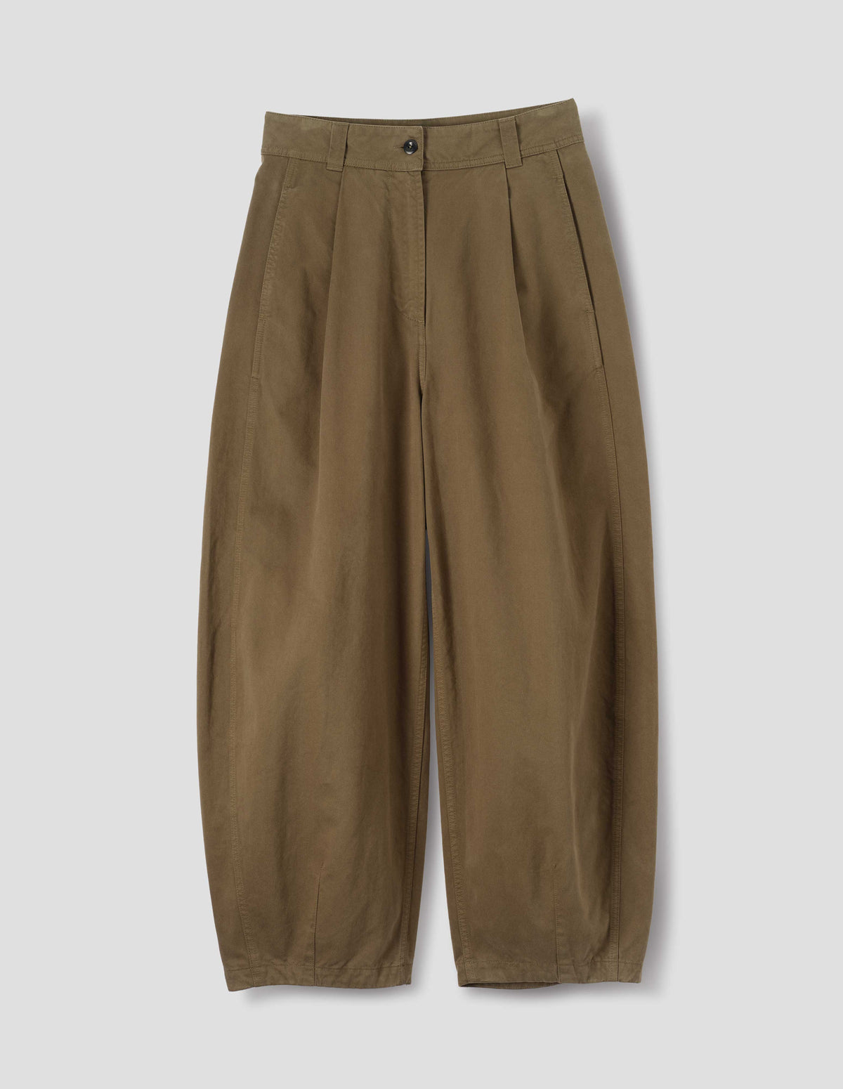 Light brown cotton trousers with a forward side seam and side seam pockets, deep single pleats at the front, darts at the hem, front flat lay view.