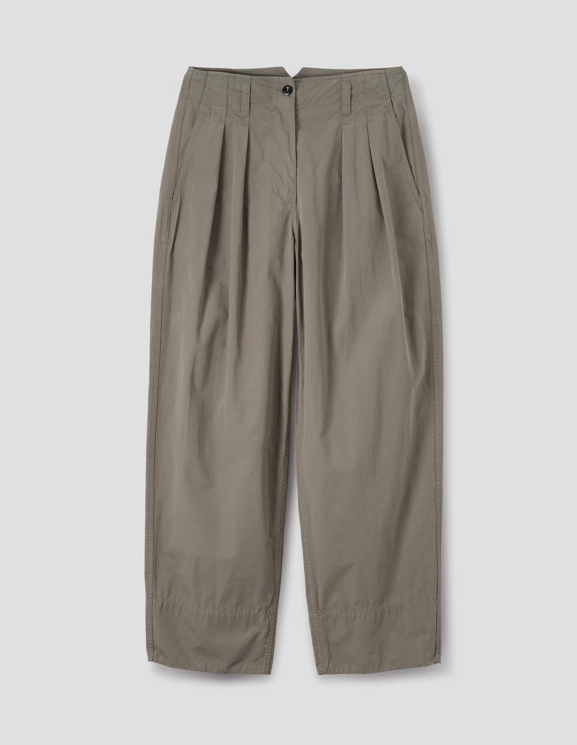 Greyish brown cotton trousers, with front pleats, a brown button with belt loops and side pockets, front flat lay view.