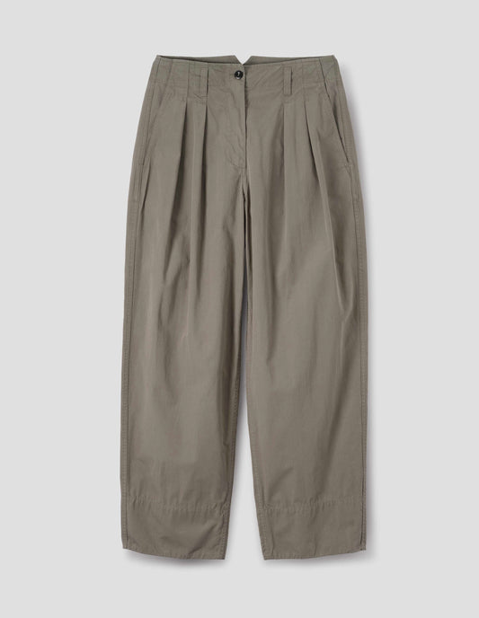 Greyish brown cotton trousers, with front pleats, a brown button with belt loops and side pockets, front flat lay view.