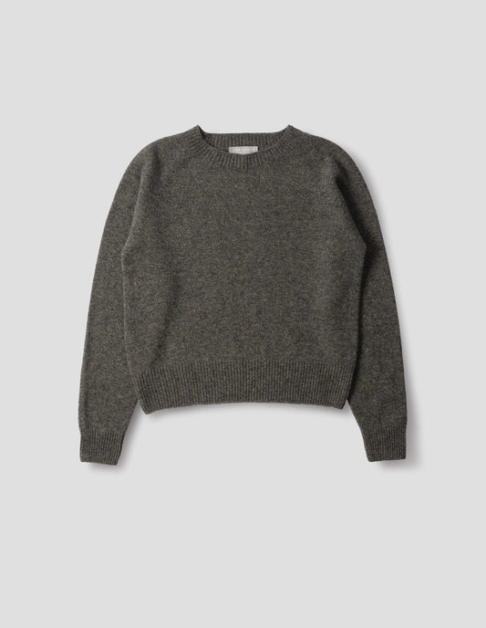 Brownish grey fully fashioned seamless merino cashmere jumper with crew neck, raglan sleeve, and with ribbed neck, cuffs and hem. Front flat lay view.