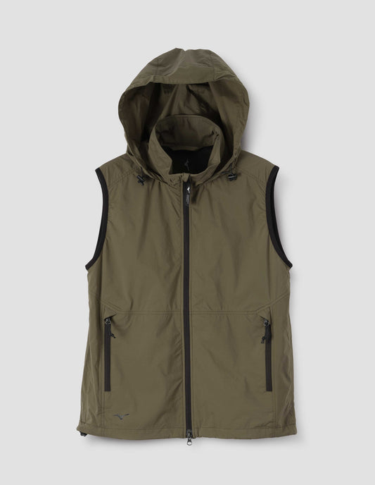 Green gilet with zip side pockets, zip fastening, hood with elastic adjuster and small white Mizuno logo, front flat lay view.